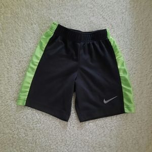 🎈3 for $10🎈Nike Shorts kids' size 5/S